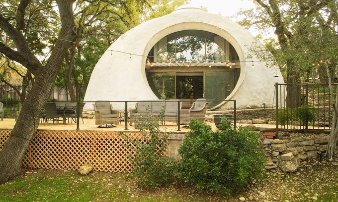 Lakeshore Addition House | The DOME House ~An Iconic Stay on Lake Austin~