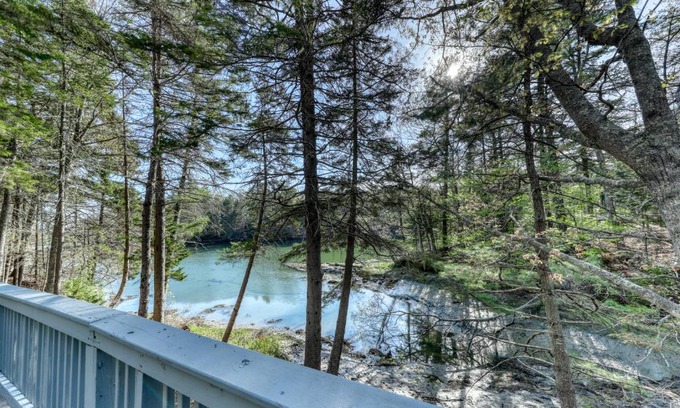 Boothbay House | Experience The Dome House: 9.5/10 Rated & Pet Friendly