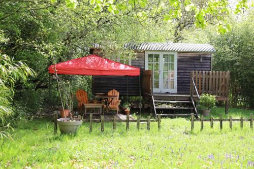 Savignac-Ledrier House | Private Pool and Jacuzzi at The Dordogne Huts - 10/10 Rated