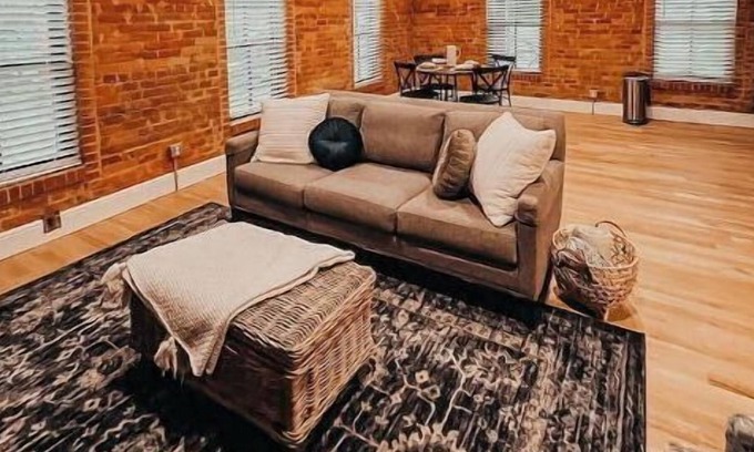 Ennis Apartment | Top-Rated Downtown Ennis Loft with Family-Friendly Amenities