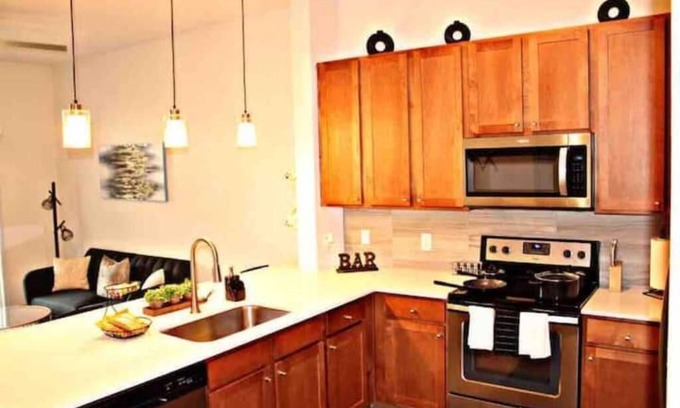 Central Business District Apartment | Cozy Winter Stay in Downtown with Child-Friendly Amenities