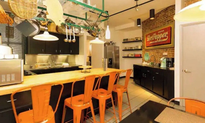 Downtown St. Louis House | Exceptional Family Retreat at The Doxie in Historic Soulard