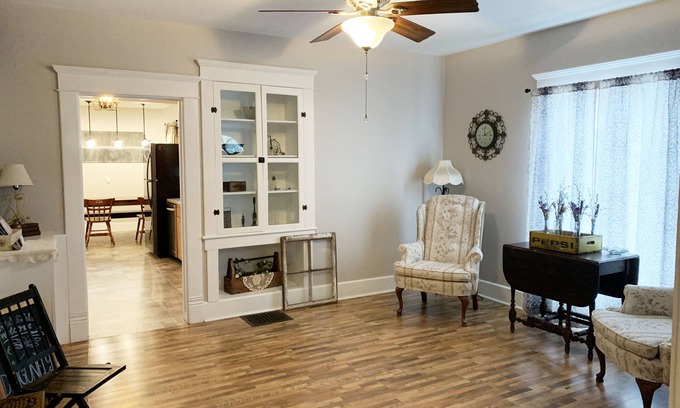 Rockville House | Outstanding Stay at The Dragonfly Guest House with Pool