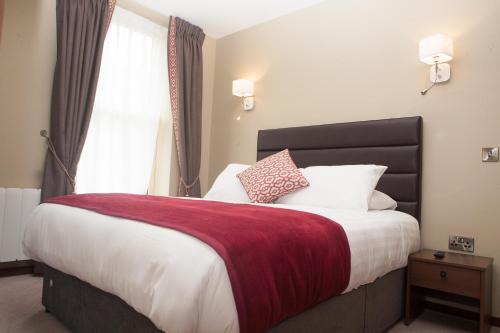 Grand Canal Dock Hotel | Discover The Draper Rooms: Wheelchair Accessible Comfort