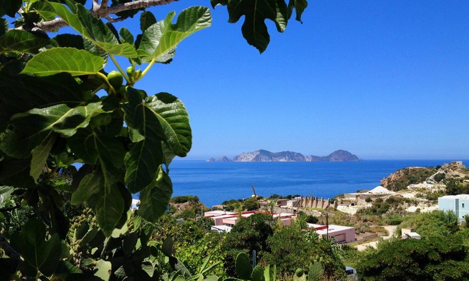 Le Forna House | Experience The Dream: Family-Friendly Island Retreat