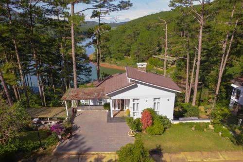 Da Lat Villa | Relax at The Dream Villa with Best Lake Views