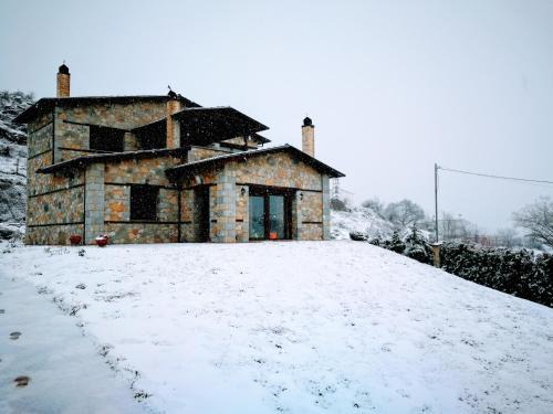 Kastoria Apartment | Dreamhouse Kastoria: Ideal for Families and Pet Lovers