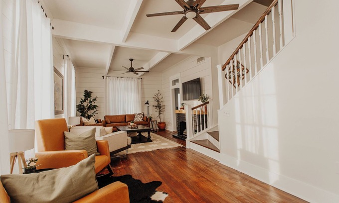 Brookview House | The Dreamiest Home on Homan - Lovely 3 Bedroom House - Near to Everything