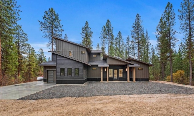 Garden Valley Cabin | The Drift: Luxury Cabin in Garden Valley - Sleeps 11