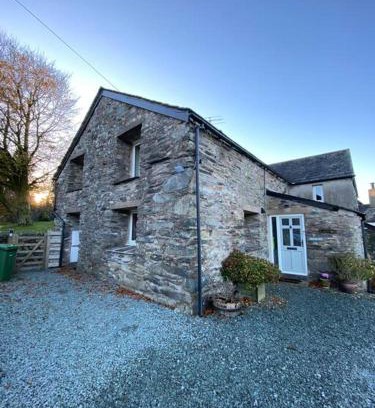 Lowick House | Cozy Drumlins Cottage: Family & Pet-Friendly Getaway