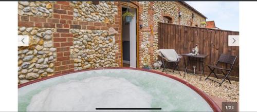 East Dereham Apartment | Pet-Friendly Retreat at The Ducks - A Norfolk Gem