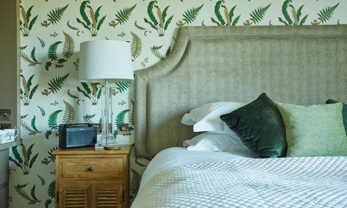 Ellastone Hotel | Discover The Duncombe Arms: Pet-Friendly Retreat with High Ratings