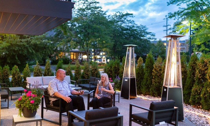 Charlevoix Hotel | Experience The Earl: Eco-Friendly Stay with Pool & Spa
