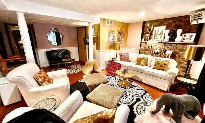 Mount Horeb House | Unique EarthHouse: Rated 10/10 with Pool & Spa Amenities