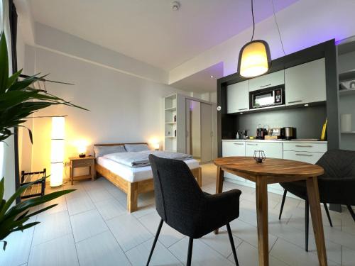 Oststadt Apartment | Discover The East Apartment by Rabe: Pool & Netflix Fun