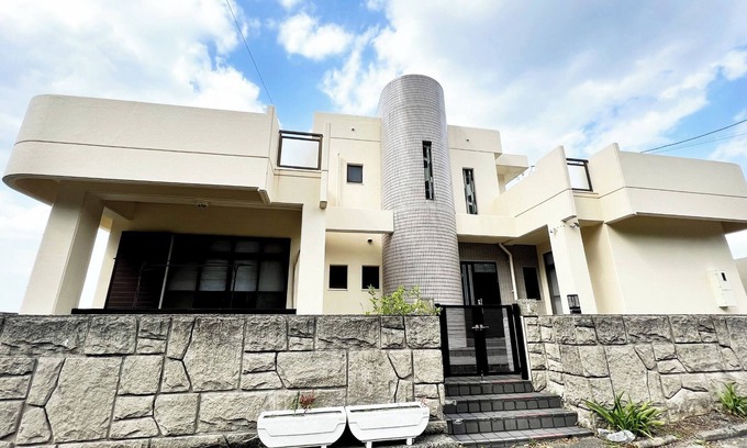 Yamato House | Ocean-Front Villa with Spectacular Views for 20 Guests