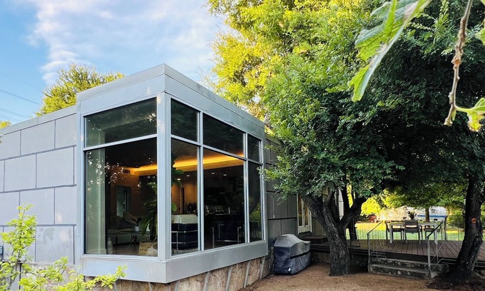 Austin House | The Eastwood Estate: secluded yet convenient, and with all the modern amenities