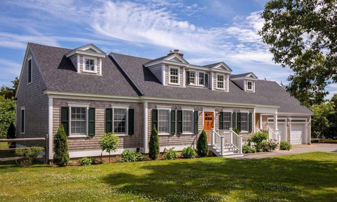 Katama House | Experience The Edgartown Summer Home with Ocean Views
