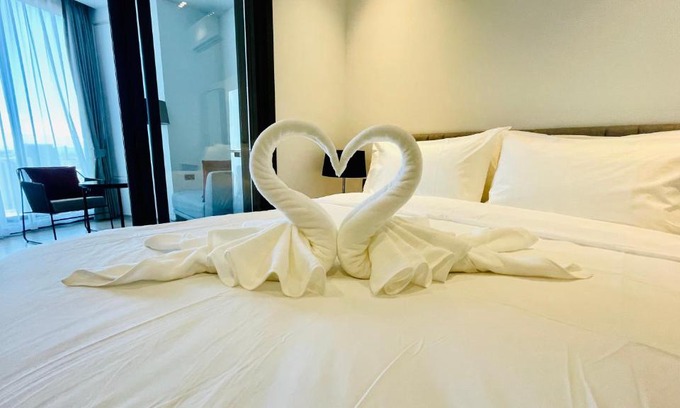 Pattaya Bay Apartment | Guest Rated 10/10: The Edge Central Pattaya by Pupu