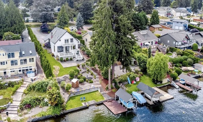 Bonney Lake House | Unforgettable Edgewater Escape: Lake House with Deck & Views
