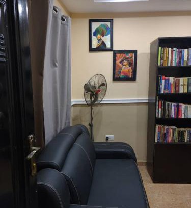Oba Ile Apartment | Pet-Friendly Edgewood Manor: Comfort with 24-Hour Power