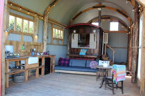 Llanfihangel-Ystrad Other | Discover The Edwardian Caravan 'Dora' with Hot Tub & More