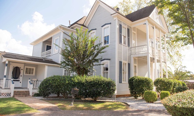 Nacogdoches House | Discover The Edwards Suite at Haden Edwards House