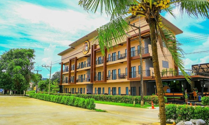 Ranong Hotel | Experience Comfort at The Ele Hotel Ranong - SHA Extra Plus