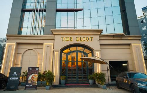 Noida Hotel | Affordable Stay at The Eliot Hotel & Banquet with Dining
