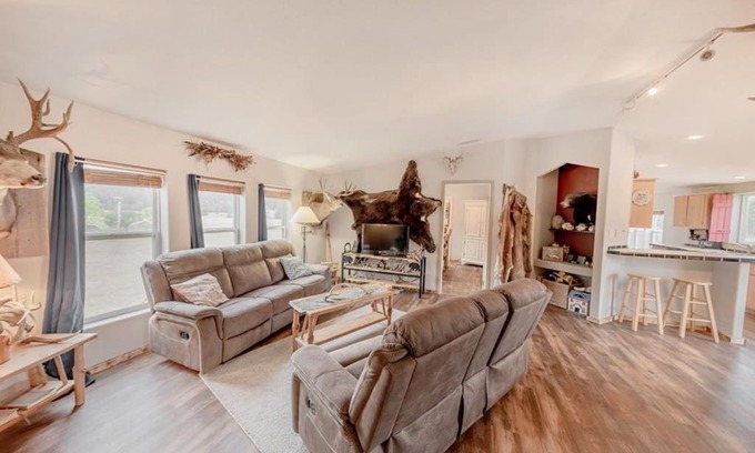 Boundary County House | Elk Run Family Retreat: 4-Star Stay with High Ratings