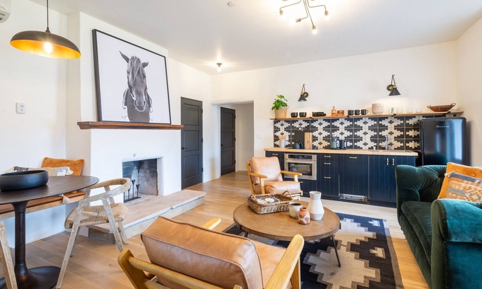 Santa Fe Apartment | Exquisite Ella-Mila: 2 Bedroom Retreat Near the Plaza