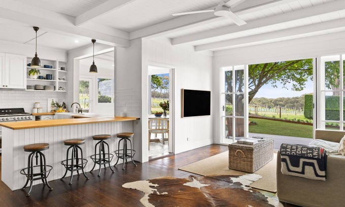 Red Hill House | Discover The Elm RED HILL Getaway: Child-Friendly Retreat