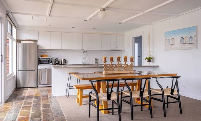 Bicheno House | Oceanfront Oasis: The 'Elusive Penguin' Holiday House