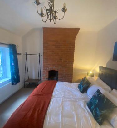 Rolleston on Dove House | Exceptional Stay at The Enchanted Cottage, Pet-Friendly Retreat