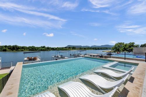 Kingsland House | Discover The Enclave: Family-Friendly Retreat with Concierge