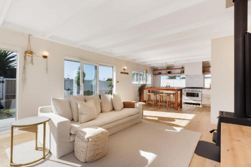 Mount Maunganui House | Discover The Endless Summer Home: Beach & Town Gem