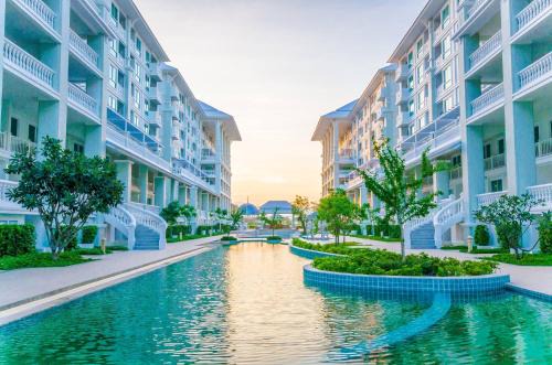 Cha-am Apartment | Oceanfront Energy Seaside City Condo with Pool & Beach Access