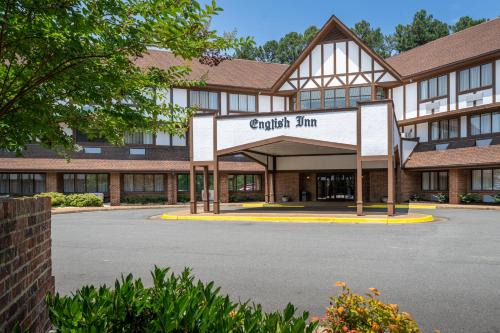 Charlottesville Hotel | Discover The English Inn of Charlottesville – Pet Friendly Stay