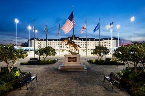 Fellowship Hotel | Elegant Stays at The Equestrian: 5-Star Pool & Spa Retreat