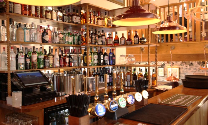 Conwy Hotel | Discover The Erskine Arms: Guest Rated 9.8 with Dining & Family Amenities