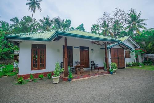 Ahungalla Villa | Experience the Essence of Sri Lanka with Ocean Views