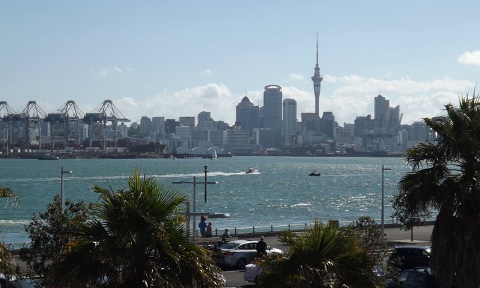 Devonport Hotel | Discover The Esplanade Hotel: 4-Star Comfort & Pool Access