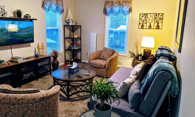 Milford Apartment | Exceptional Estate Loft in Downtown Milford - Guest Rated 9.8