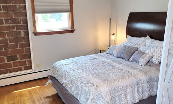 Sleepy Eye House | Cozy Evie Jean Suite with Kitchen & Child-Friendly Amenities