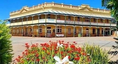 Pingelly Hotel | Discover The Exchange Pingelly: Family-Friendly Dining Awaits