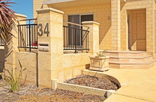 Jurien Bay House | Discover The Executive: Child-Friendly Getaway Awaits