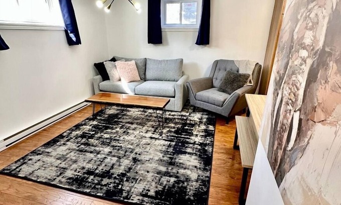Hull Apartment | Exceptional Stay at The Extravagant Minimalist Hotel