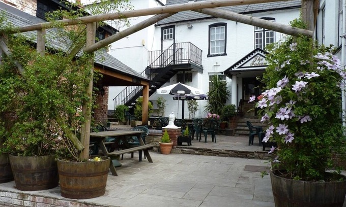 Bromyard Hotel | Inviting Falcon Hotel with Family-Friendly Amenities