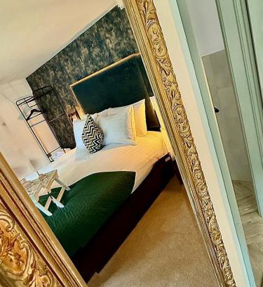 Long Whatton Hotel | Discover The Falcon Inn: Pet-Friendly Stay with Breakfast