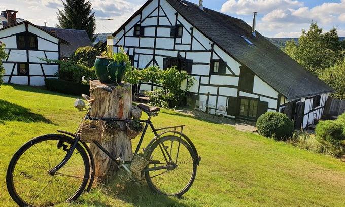 Stoumont House | Experience Relaxation at The Farm House with Pool Access